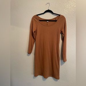 Brown dress with long sleeves